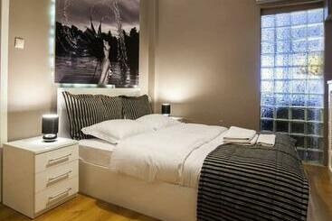 تختخواب و صبحانه Private Villa Room Near Airport