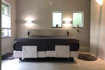 Bed and Breakfast Modern Palace Emma Staete
