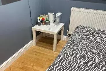 Pension Apartment & Rooms In London
