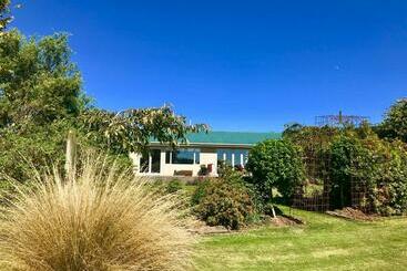 Bed and Breakfast Southland Organic Farmstay