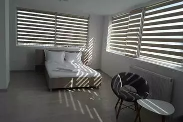 Pensionat Camere De Inchiriat Central La Calciu