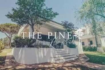 Bed and Breakfast Pine House   Faro Airport, Beach And City Center