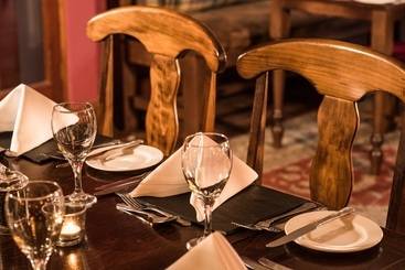 Отель Balmoral Arms