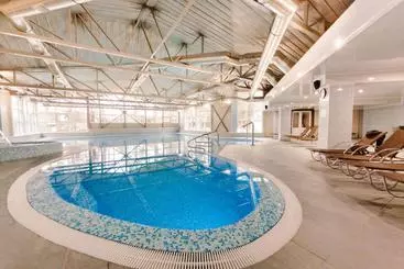 בית מלון כפרי Repino Cronwell Park & Spa