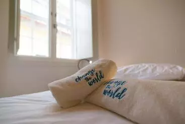 Change The World Hostels   Coimbra   Almedina