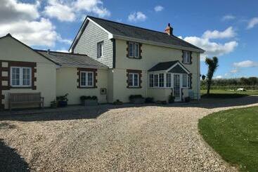 Bed and Breakfast Jago Cottage