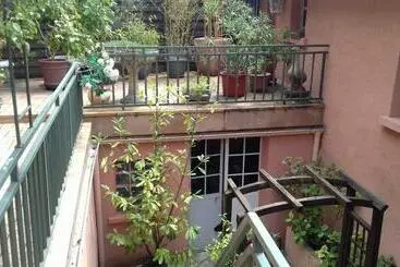 Pensione La Maison Rose: Lieu Atypique