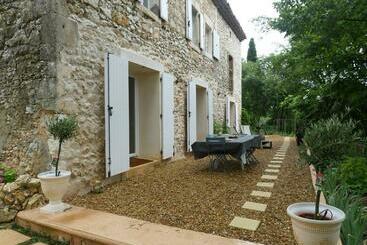 ベッドアンドブレックファースト La Chambre De Seraphin