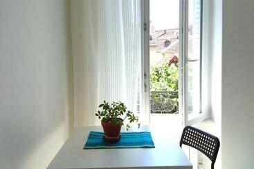 تختخواب و صبحانه Cool Places