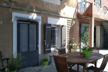 צימר Le Clos Martial