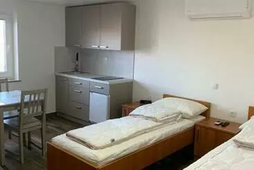 Pensión Apartman Decorus