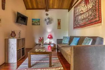 پانسیون Chalets Tikinou