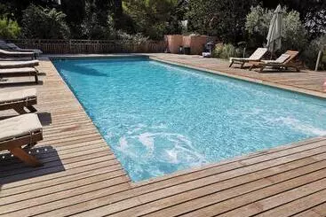 Aparthotel La Bastide Du Limon