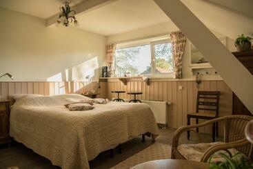 צימר Boerderijkamer Zwanebloem