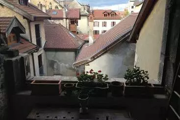 تختخواب و صبحانه Nid Douillet