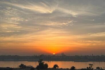 پانسیون Comfy Apartments In Harmony House Nile View