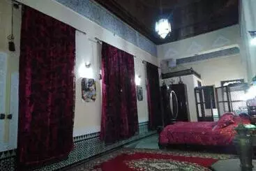 پانسیون Riad Yanis