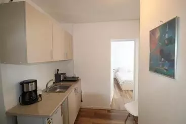 4 Seasons Apartments