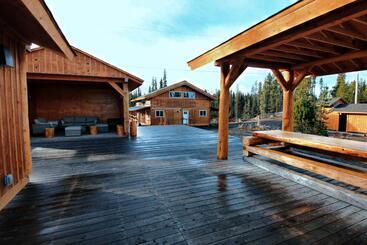 Resort Red Cariboo Apartments