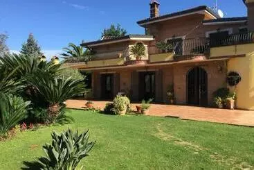 ベッドアンドブレックファースト Villa Luisa