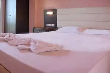 Hotelli Kassandra Bay Village