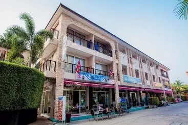 Kata Blue Sea Resort