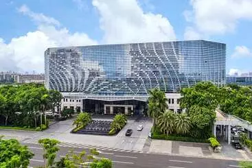 ホテル Hilton Guangzhou Baiyun   Free Shuttle And Phase 1 Registration Service Available For Canton Fair Pe