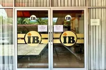 Retkeilymaja Penginapan Intan Bandara