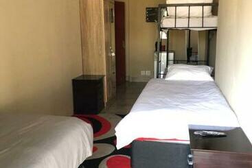 פנסיון Budget Stay