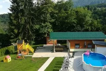 ペンション Apartments And Wellness Jelovca