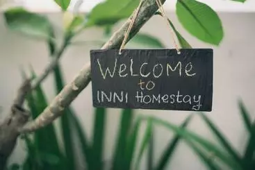 تختخواب و صبحانه Inni Homestay