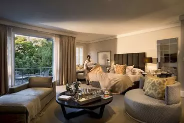 AtholPlace Hotel & Villa