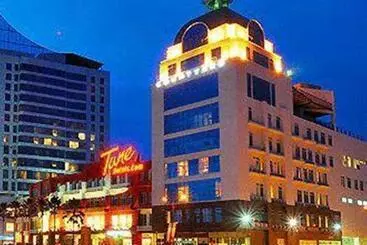 Courtyard Hotel @ 1borneo