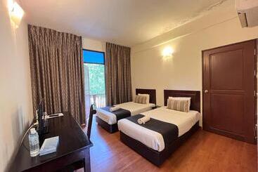 בית מלון כפרי ērya By Suria Janda Baik