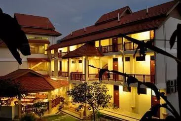 Отель ērya By Suria Janda Baik