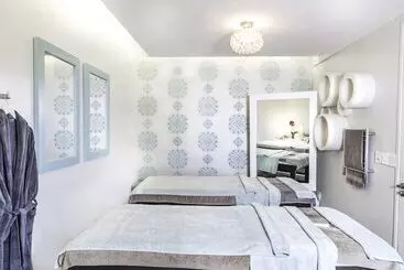 Views Boutique Hotel & Spa