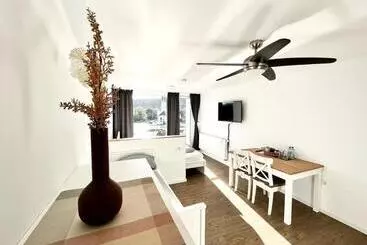 Aparthotel Peerless Dine