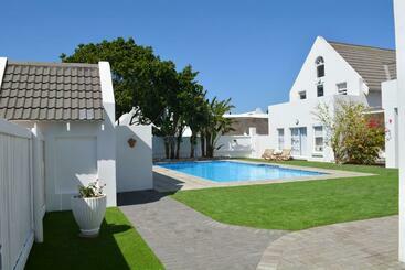 膳宿费 The Lyme House