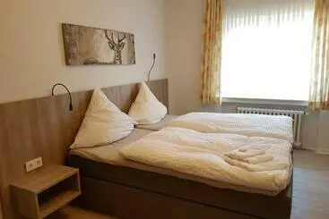 Hotelli Pension Haus Pooth