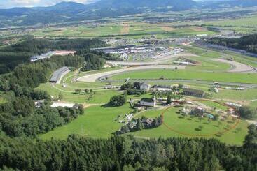 مبيت وإفطار Haus Dietrich Am Red Bull Ring