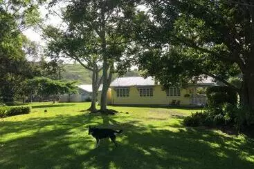 Hotel Cedarbrae Country Stay