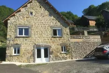 ベッドアンドブレックファースト Les Roses Des Bois