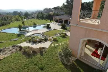 Bed and Breakfast Havre De Paix 5 étoiles Prestige Jacuzzi, Hammam, Sauna, Piscine Chauffée Mougins Cannes Grasse