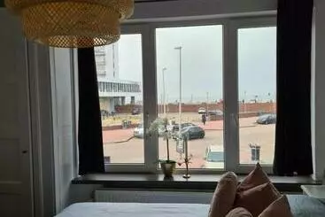 ペンション Evy S Place