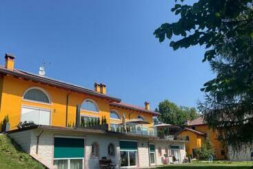 호텔 Agriturismo Lambra La Casa Del Sol