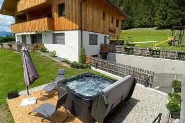 ホテル Appartement Förra