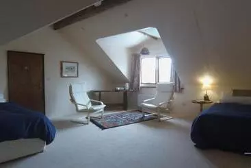 Majatalo Sunrise House