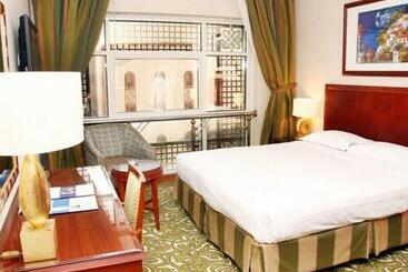 هتل Maden Alrawda