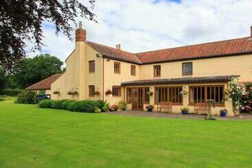 住宿加早餐  Wood Farm Kerdiston