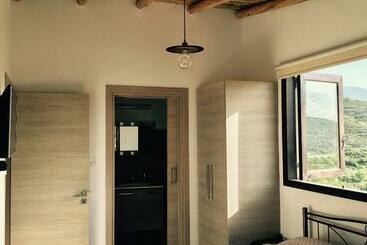 פנסיון Xenios Guesthouse